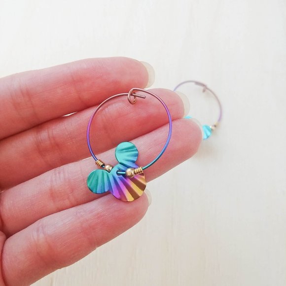 ►2/$15 Deal◄ 90s Vintage Disney Mickey Mouse Logo Anodized Hoop Earrings - Picture 3 of 4